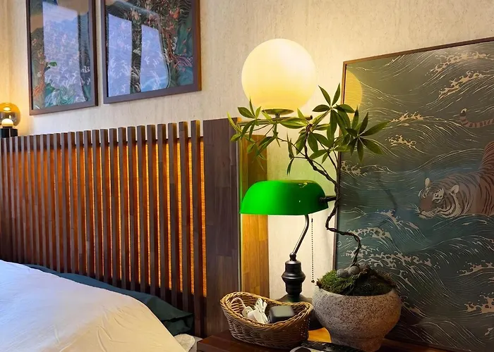 Apartamento A Wood Gallery Designed To Your Taste And A Modern Hideaway Neat Wood Interior 4-minute Walk From Yeonsinnae Station, Near The Station Seúl