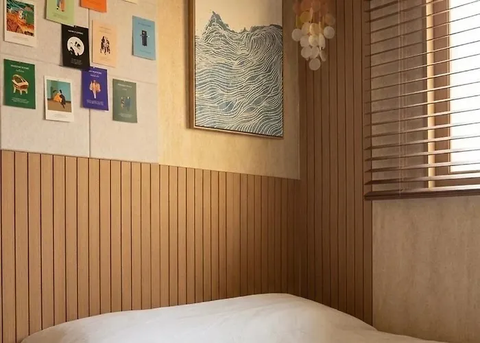 A Wood Gallery Designed To Your Taste And A Modern Hideaway Neat Wood Interior 4-minute Walk From Yeonsinnae Station, Near The Station Seúl