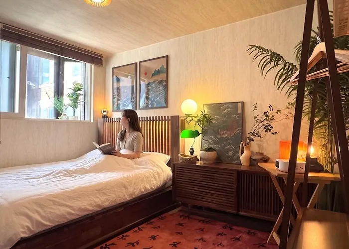 A Wood Gallery Designed To Your Taste And A Modern Hideaway Neat Wood Interior 4-minute Walk From Yeonsinnae Station, Near The Station *