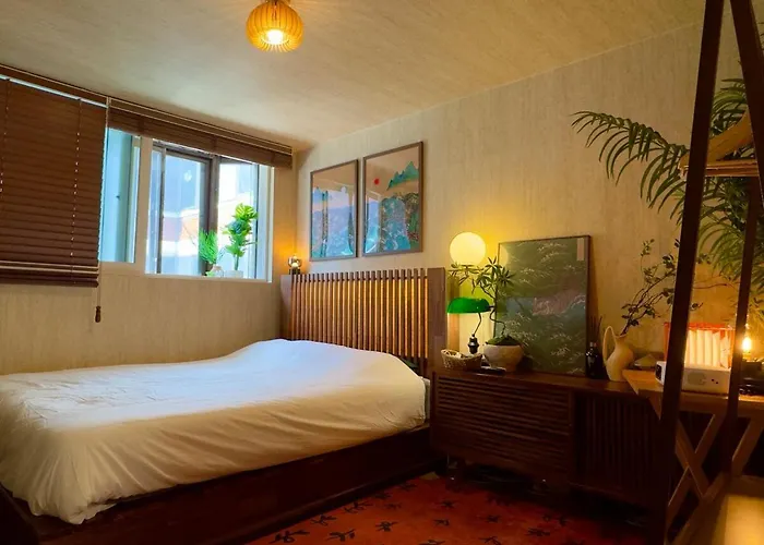 Apartamento A Wood Gallery Designed To Your Taste And A Modern Hideaway Neat Wood Interior 4-minute Walk From Yeonsinnae Station, Near The Station