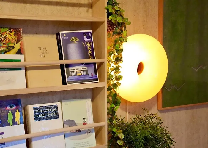 A Wood Gallery Designed To Your Taste And A Modern Hideaway Neat Wood Interior 4-minute Walk From Yeonsinnae Station, Near The Station * Seúl