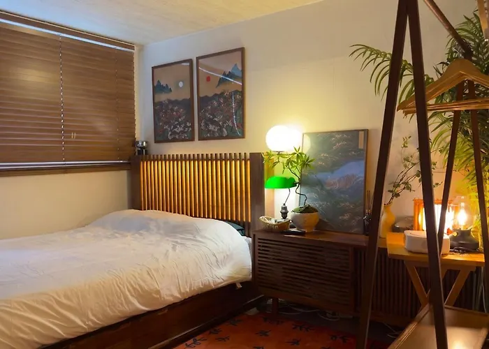 Apartamento A Wood Gallery Designed To Your Taste And A Modern Hideaway Neat Wood Interior 4-minute Walk From Yeonsinnae Station, Near The Station Seúl